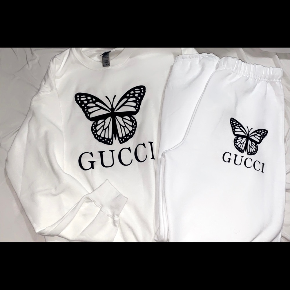 Matching sweatshirt and sweatpants!